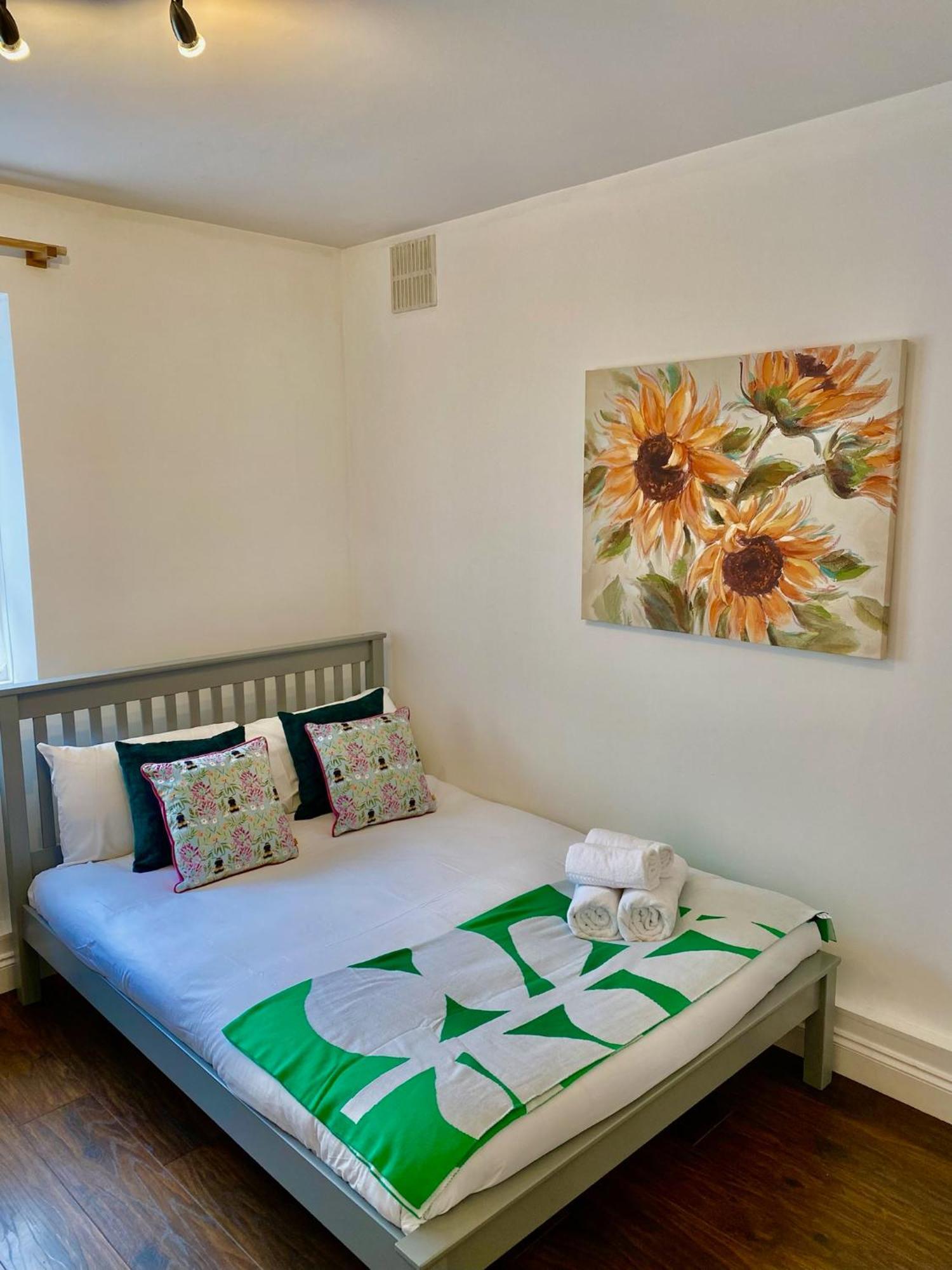 1-bed In - 2 Min Walk To Metro Appartement *